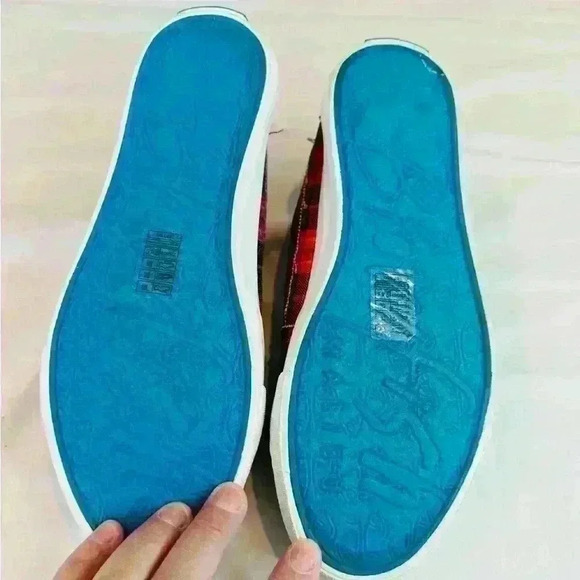 Blowfish Malibu buffalo check slip on sneakers, size 8.5, NWOT. - Picture 6 of 6